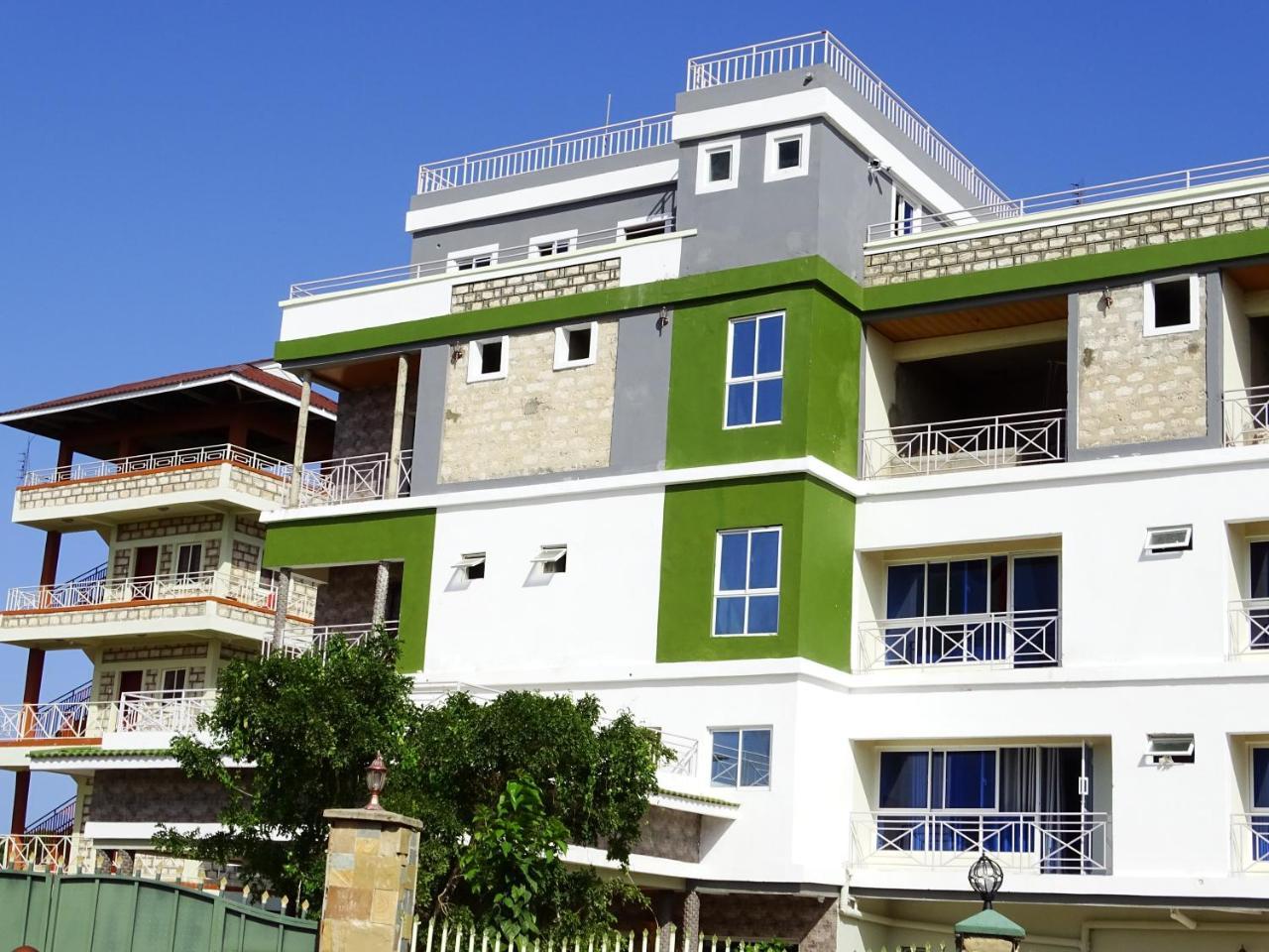 Diplomat Diani Beach Resort Exterior foto